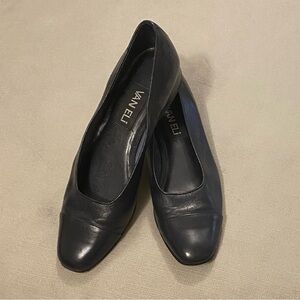 Van Eli Classic Black Flats